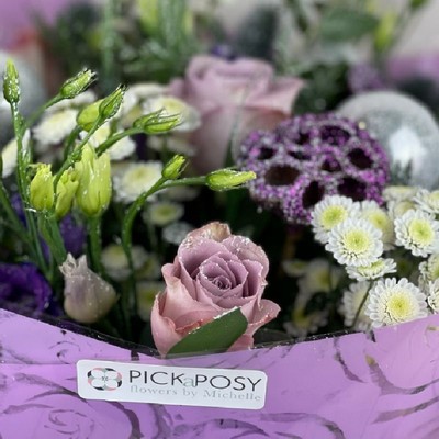 frosted-amethyst-gardens-handtie-bouquet-christmas-flowers-florist-delivery-strood-rochester-medway-kent