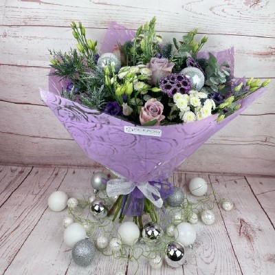 frosted-amethyst-gardens-handtie-bouquet-christmas-flowers-florist-delivery-strood-rochester-medway-kent