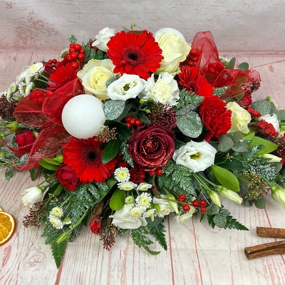 candy-cane-christmas-candle-arrangement-flowers-florist-delivery-strood-rochester-medway-kent