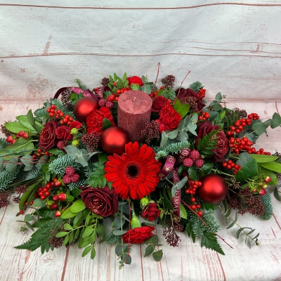 traditional-christmasy-candle-table-arrangement-flowers-florist-delivery-strood-rochester-medway-kent 