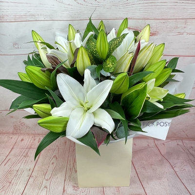 pure-white-lilies-lily-bouqet-flowers-delivered-strood-rochester-medway-kent