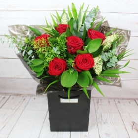 six-half-a-dozen-red-roses-handtie-bouquet-flowers-strood-rochester-medway-kent