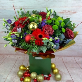 Nutcracker-aqua-packed-handtie-bouquet-christmas-delivery-flowers-strood-medway-rochester