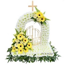 Lemon-Cream-gates-of-heaven-funeral-flowers-tribute-delivered-strood-rochester-medway