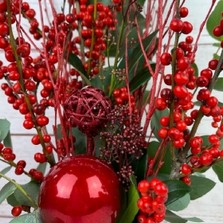 merry-berry-vase-arrangement-christmas-flowers-florsit-delivery-strood-rochester-medway-kent