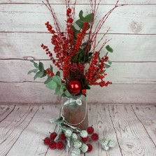 merry-berry-vase-arrangement-christmas-flowers-florsit-delivery-strood-rochester-medway-kent